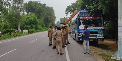 बाराबंकी: डबल डेकर बस में ट्रक ने मारी टक्कर, दर्दनाक हादसे में चार की मौत, 14 घायल